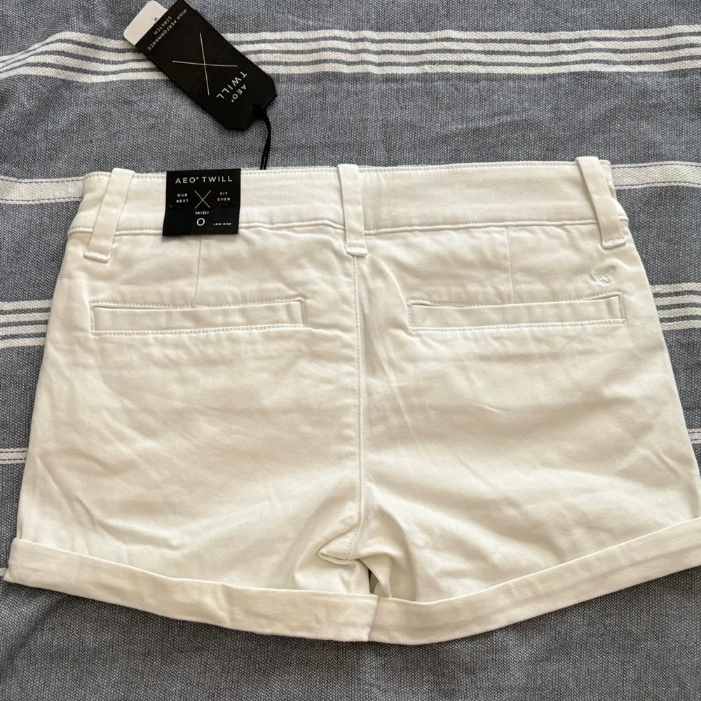 American Eagle Outfitters Women's Cream Shorts - Picture 2 of 5